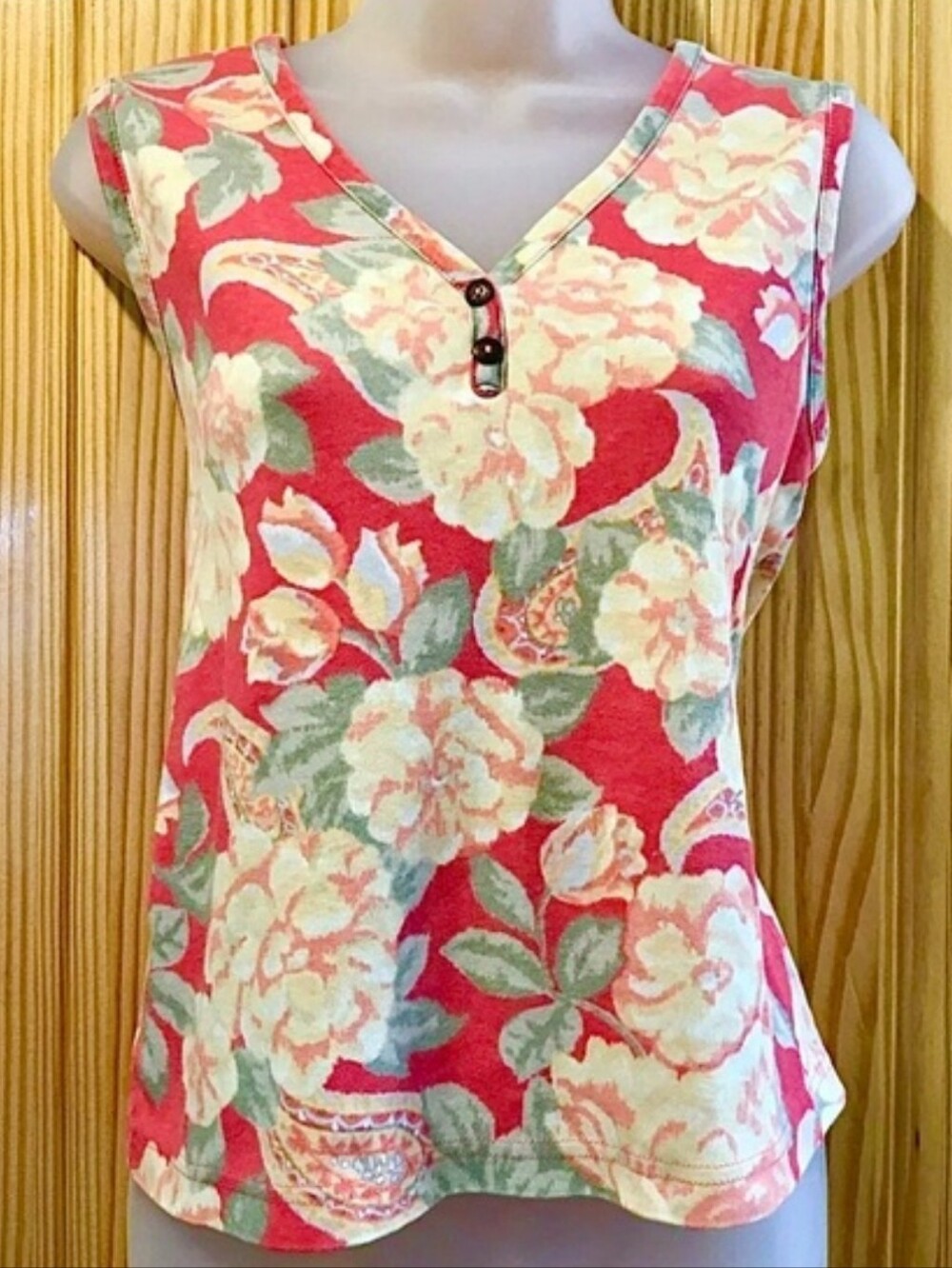🎉4 Tops For 25🎉Jaclyn Smith Sleeveless Floral Top